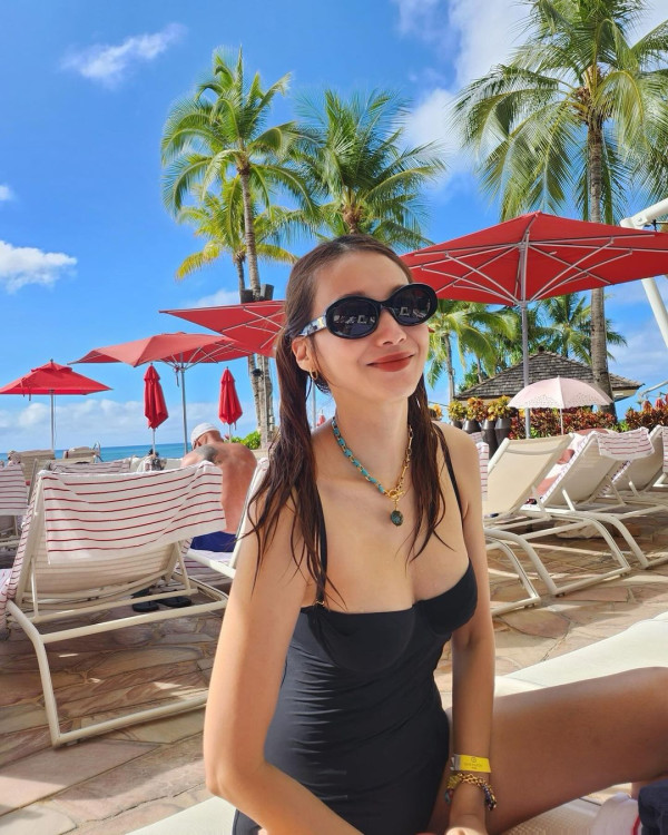 올해 40살이라는 배우 유인영 수영복 몸매