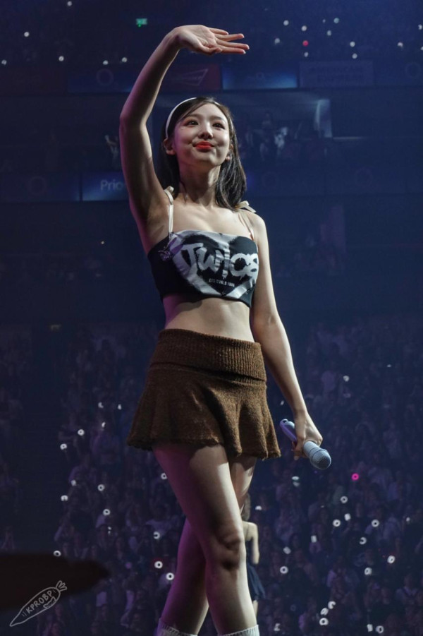 블랙 탱크탑 트와이스 나연