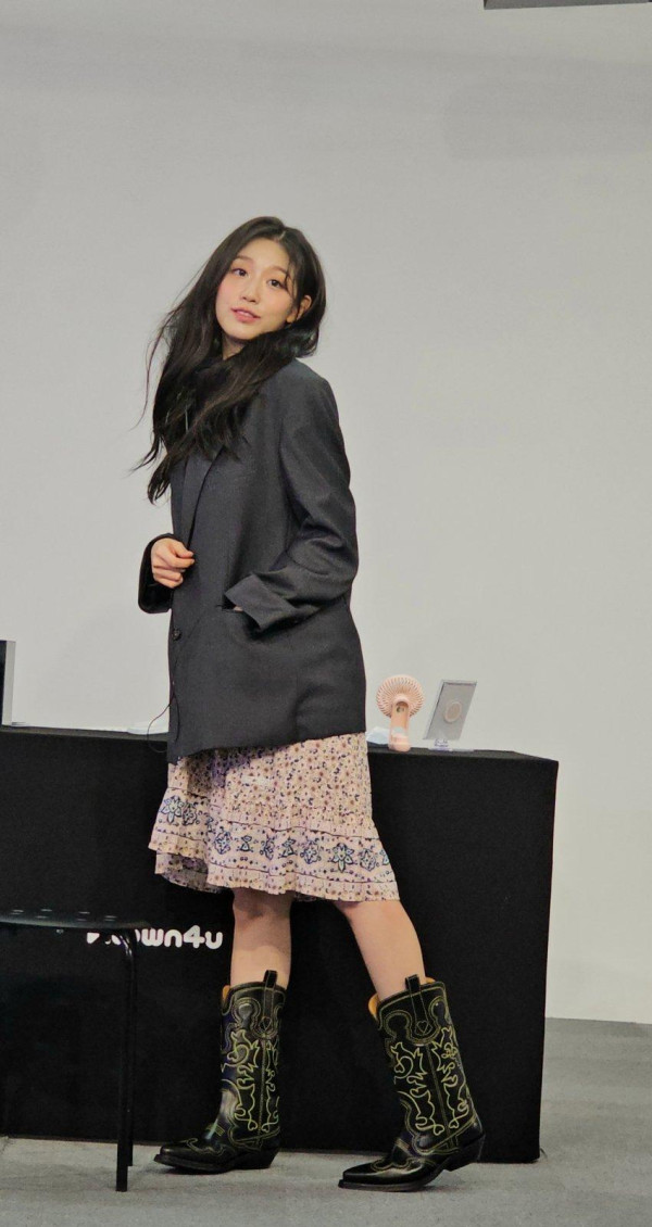 꽃원피스 입은 러블리즈 정예인