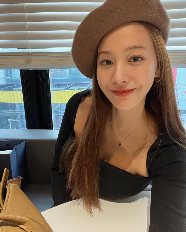 올해 40살이라는 배우 유인영 수영복 몸매