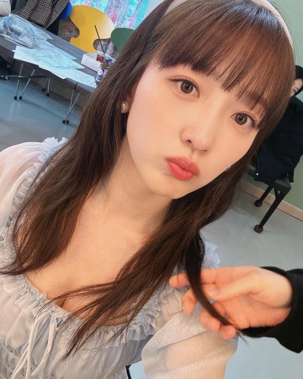 러블리한 프릴원피스 배우 표예진
