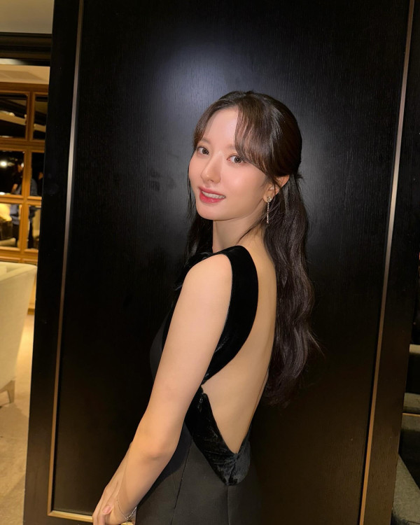 블랙벨벳 드레스 우주소녀 보나