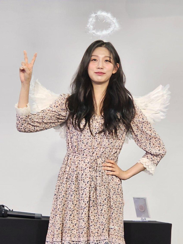 꽃원피스 입은 러블리즈 정예인