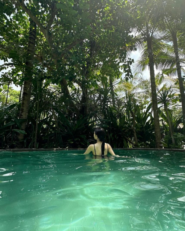 수영복 입은 우주소녀 보나