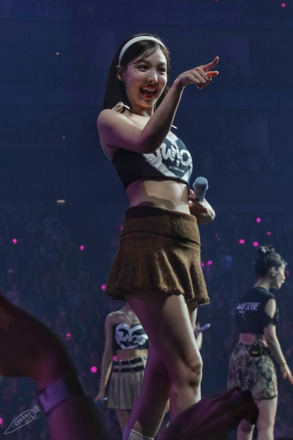 블랙 탱크탑 트와이스 나연