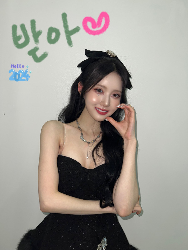 스테이씨 시은 블랙원피스