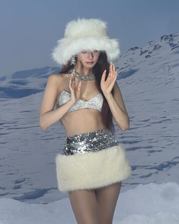 매끈한 기립근 몸매 (여자)아이들 미연