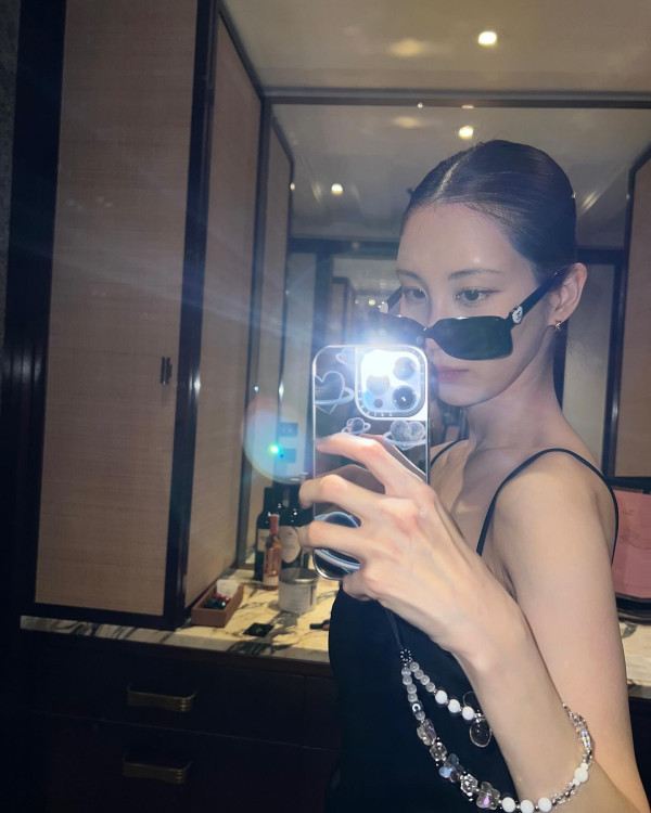 셀카 찍는 소녀시대 서현
