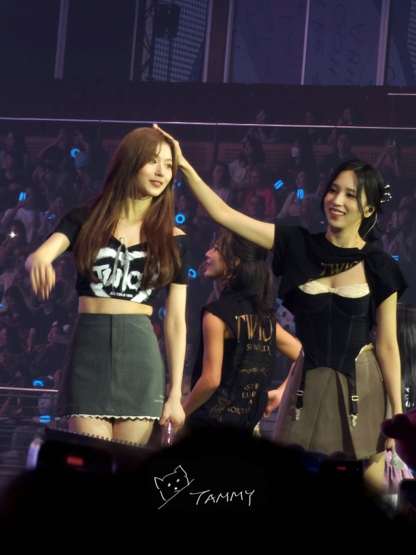 트와이스 사나,미나 란제리룩