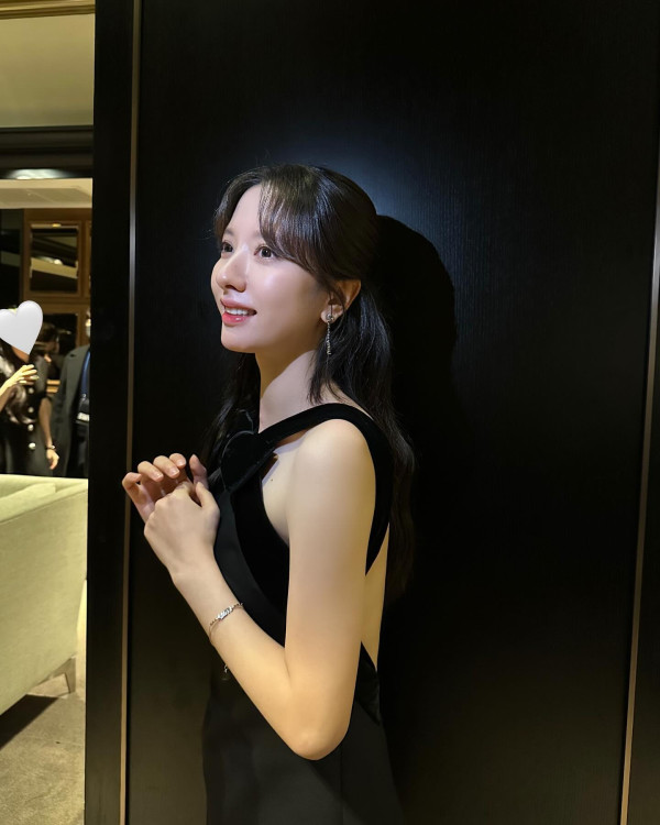 블랙벨벳 드레스 우주소녀 보나
