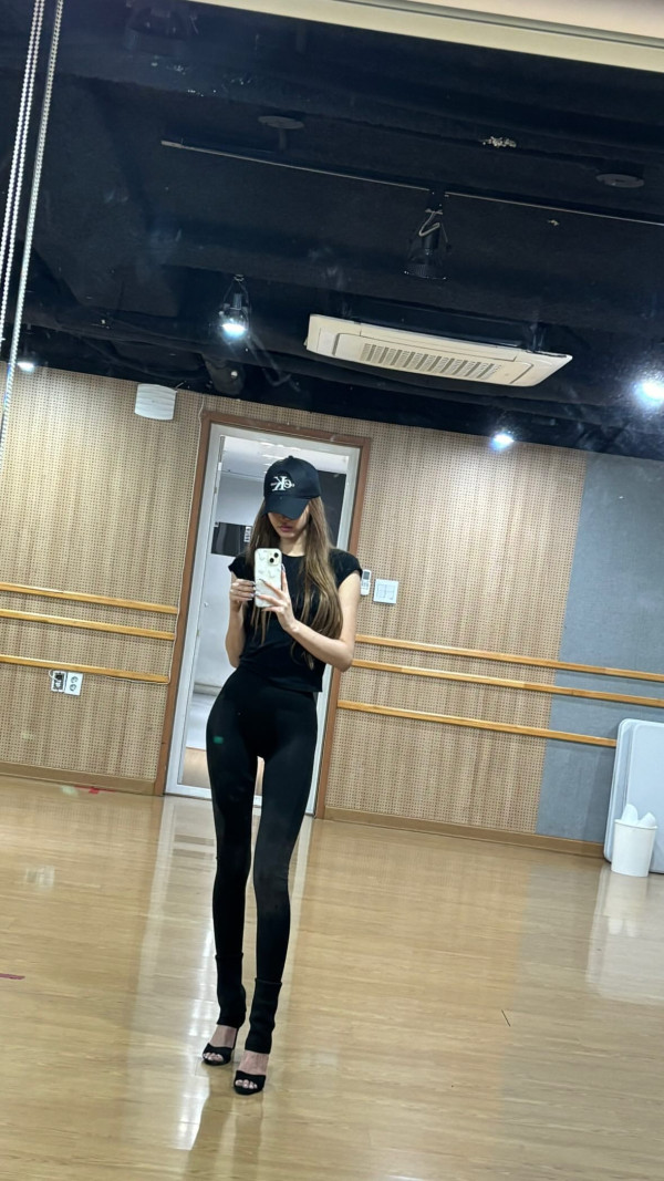 오마이걸 유아 레깅스 몸매