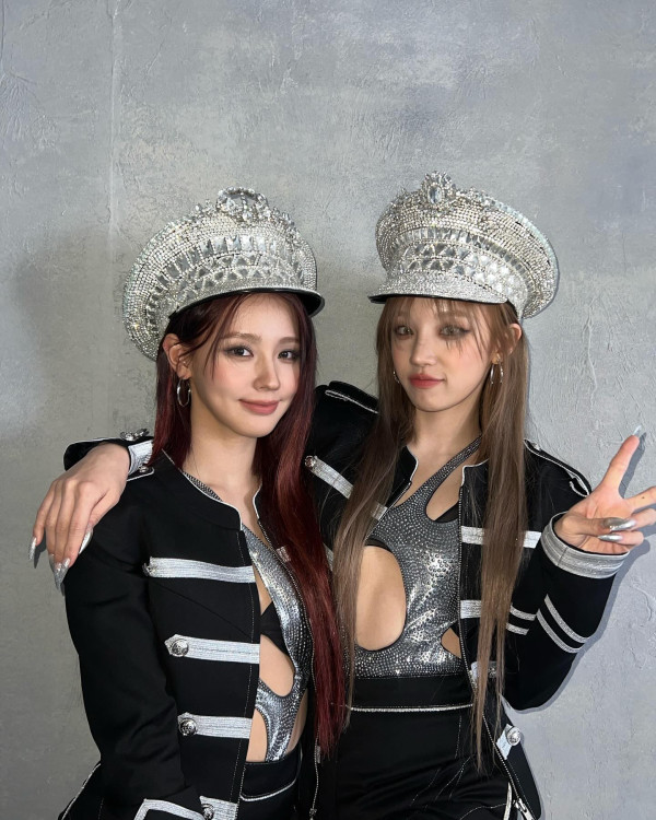 매끈한 기립근 몸매 (여자)아이들 미연