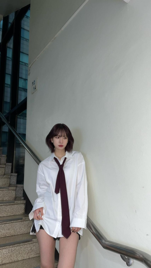 솔로 컴백 우주소녀 설아 각선미