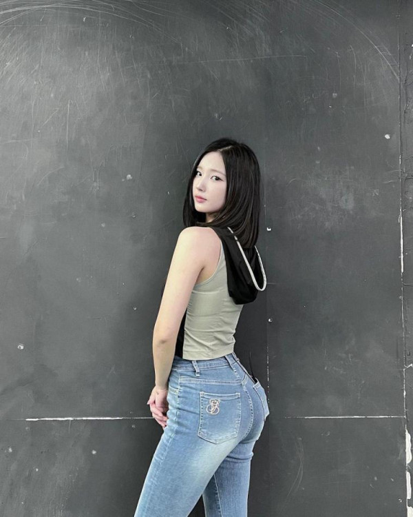 앨리스 소희 화난 엉덩이