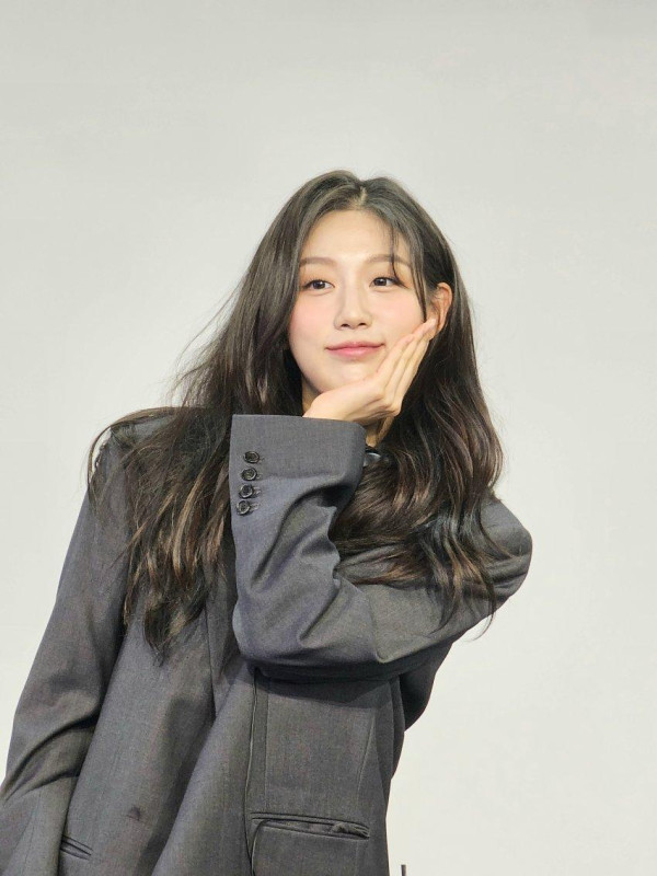 꽃원피스 입은 러블리즈 정예인