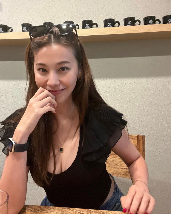 올해 40살이라는 배우 유인영 수영복 몸매