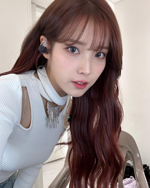 무대 밑 스탠바이 아이유