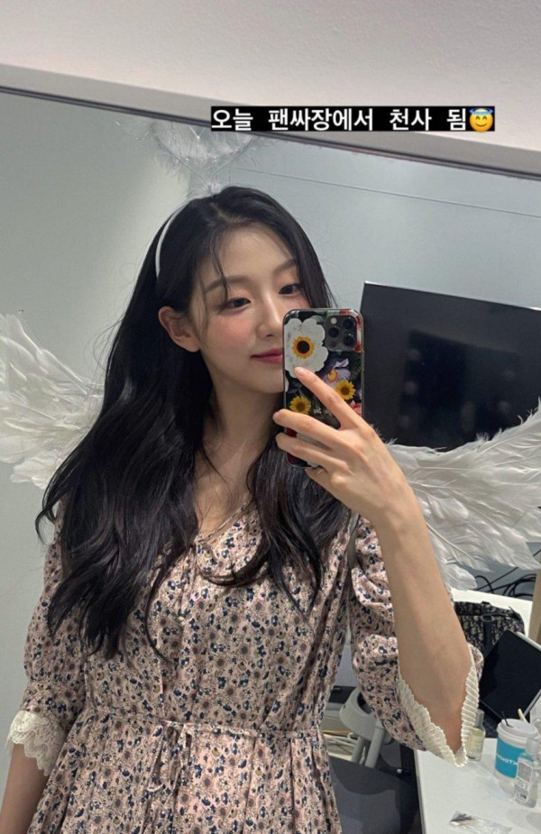 꽃원피스 입은 러블리즈 정예인