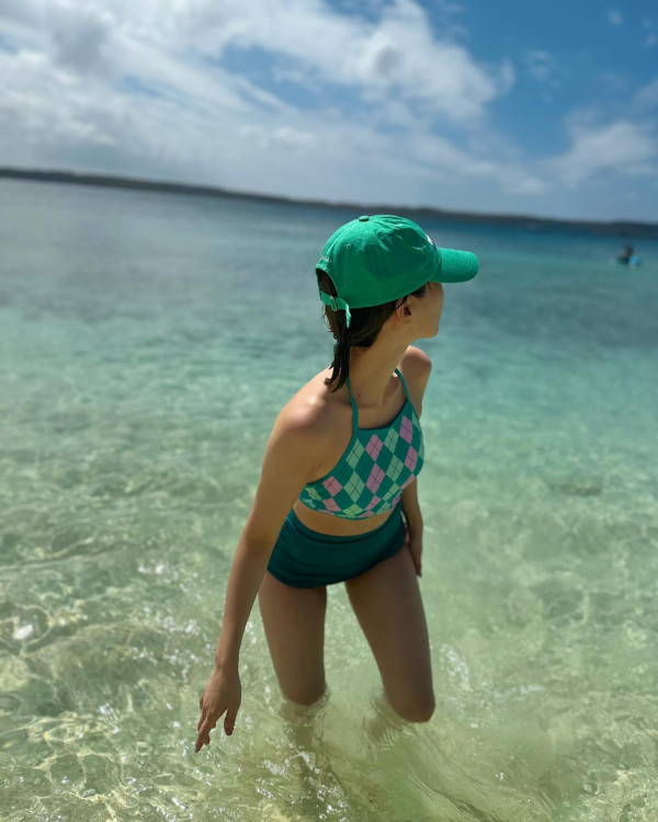 비키니 몸매 카라 허영지 & 허송연