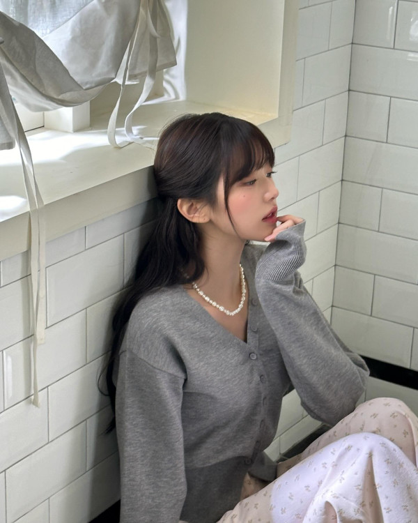 장미꽃을 든 아이브 장원영