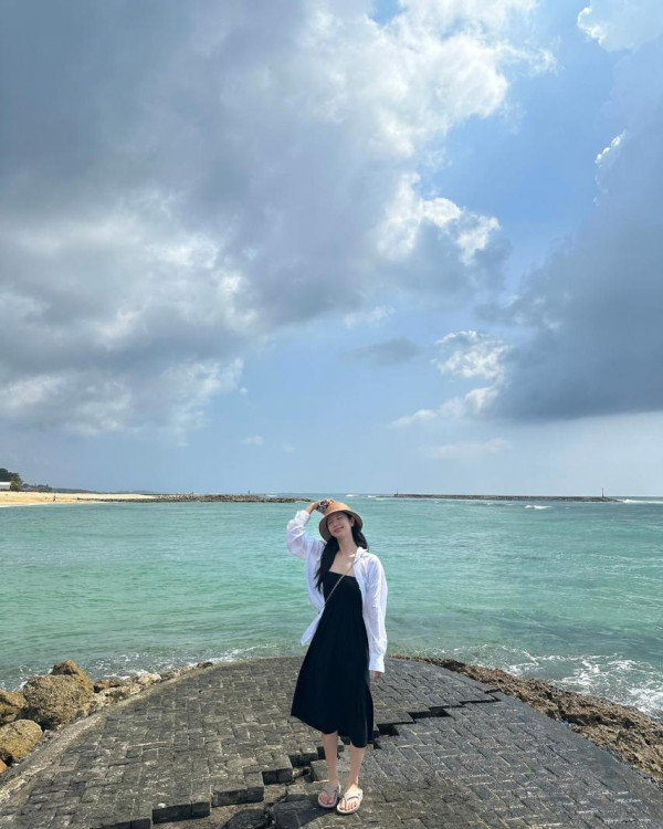 수영복 입은 우주소녀 보나