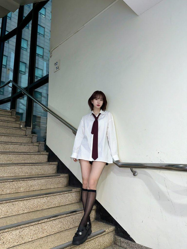 솔로 컴백 우주소녀 설아 각선미