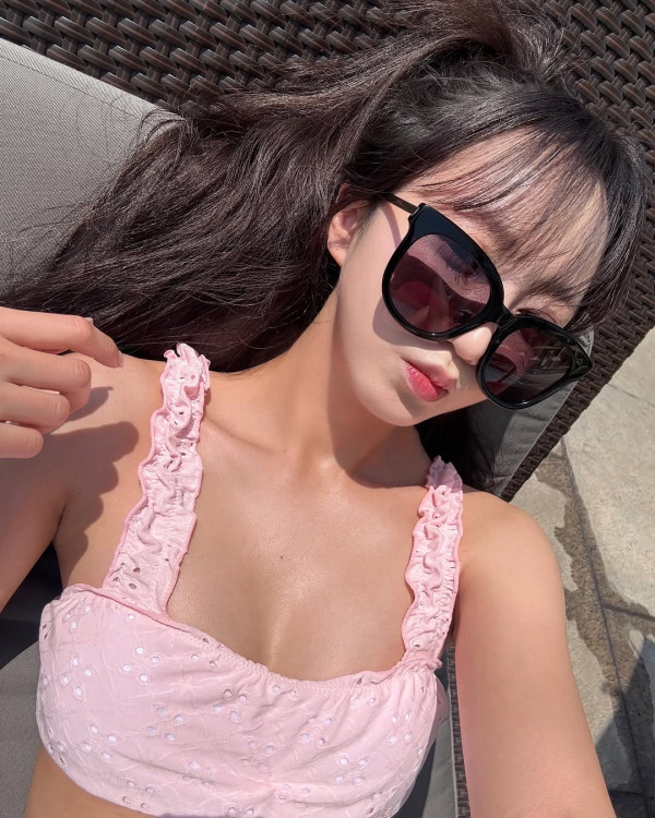 태국 놀러간 퀵소희 수영장 비키니