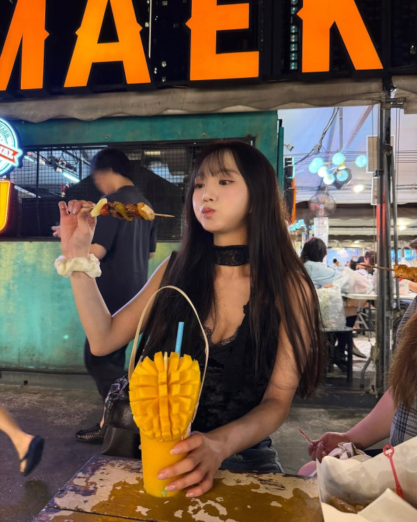 태국 놀러간 퀵소희 수영장 비키니