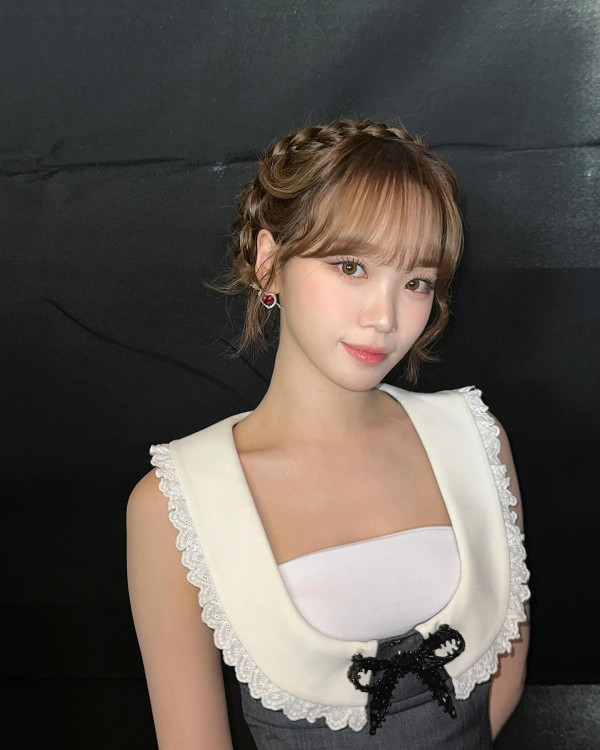 회색 미니원피스 르세라핌 김채원 인스타