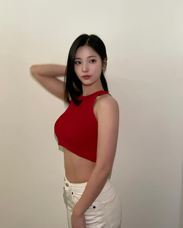 더 예뻐진 앨리스 소회 화난 엉덩이