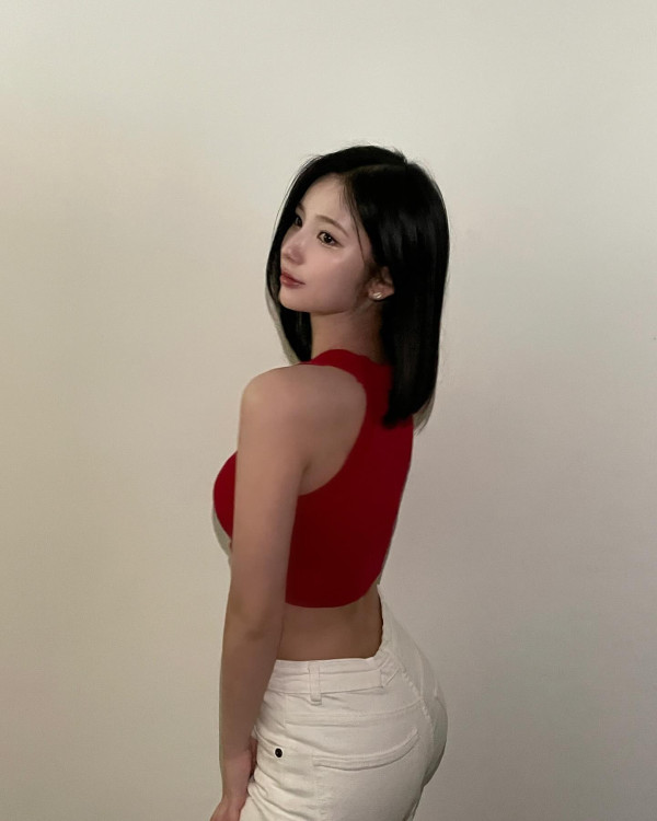 더 예뻐진 앨리스 소회 화난 엉덩이