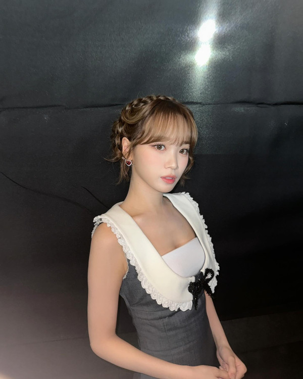 회색 미니원피스 르세라핌 김채원 인스타