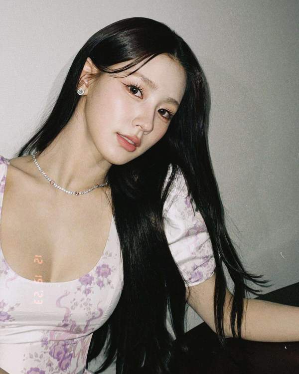 꽃무늬 드레스 여자아이들 미연