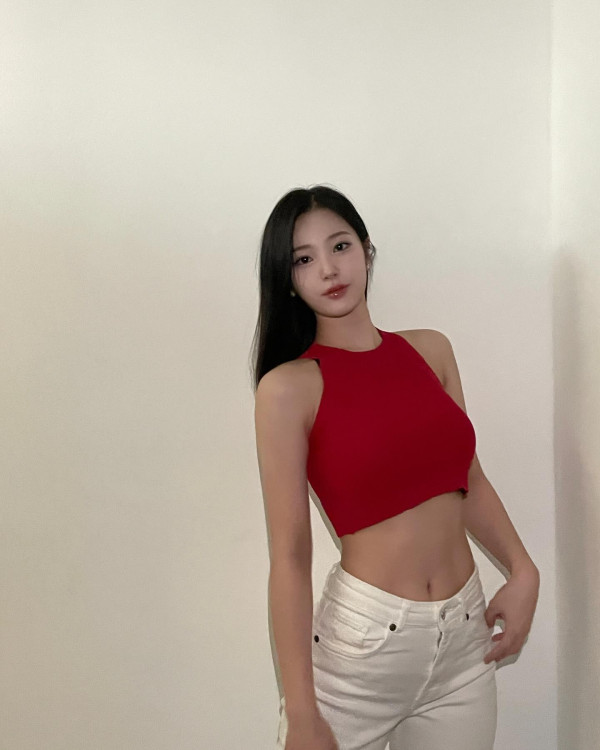 더 예뻐진 앨리스 소회 화난 엉덩이