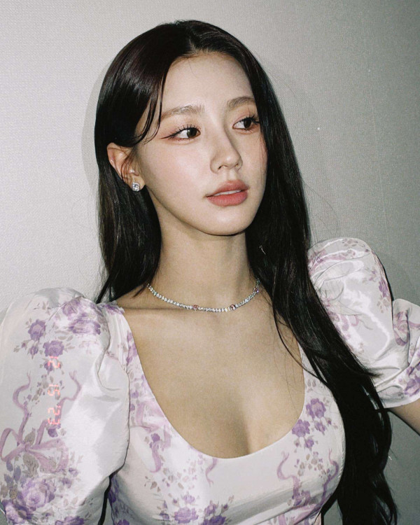 꽃무늬 드레스 여자아이들 미연