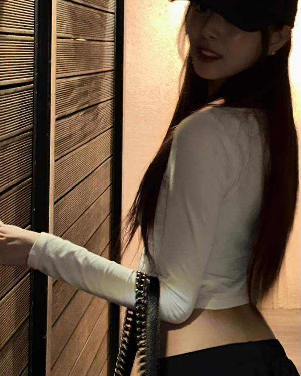 골반이 돋보이는 ITZY 유나