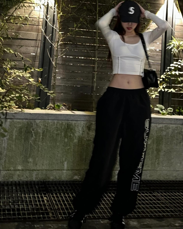 골반이 돋보이는 ITZY 유나