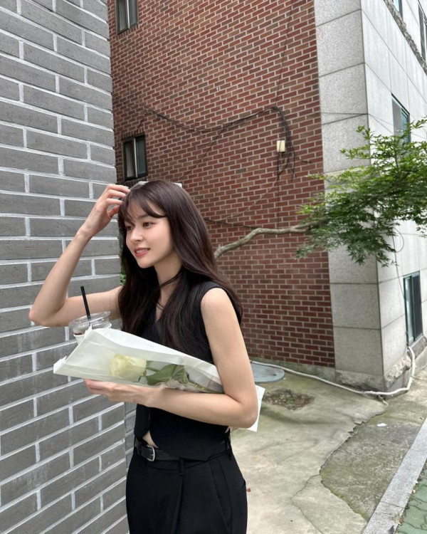 란제리룩 원피스 권나라