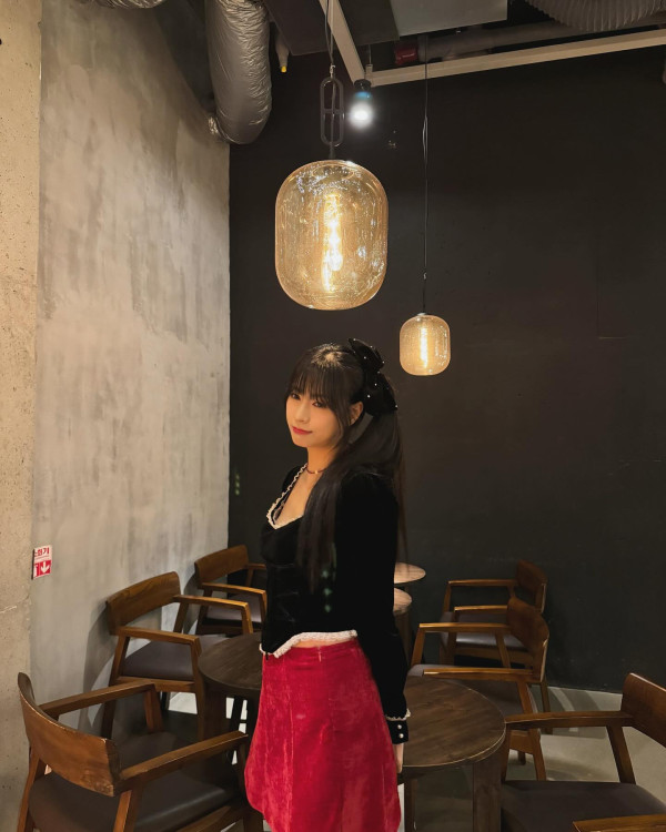 크리스마스 분위기 내는 에이핑크 오하영