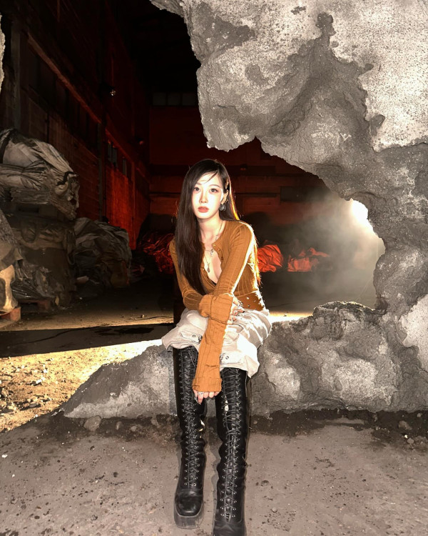 단추를 많이 푼 에스파 지젤
