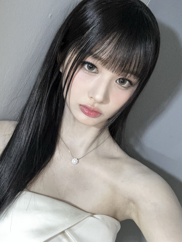 오프숄더 미니드레스 엔믹스 설윤