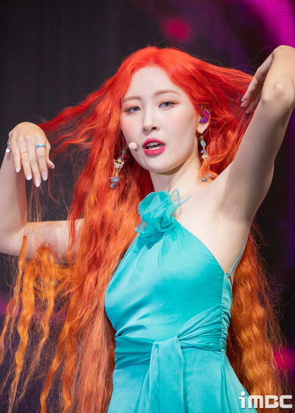 아슬아슬한 패션 선미