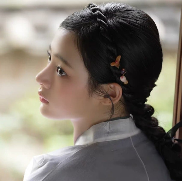 뉴진스 민지 오똑한 콧날