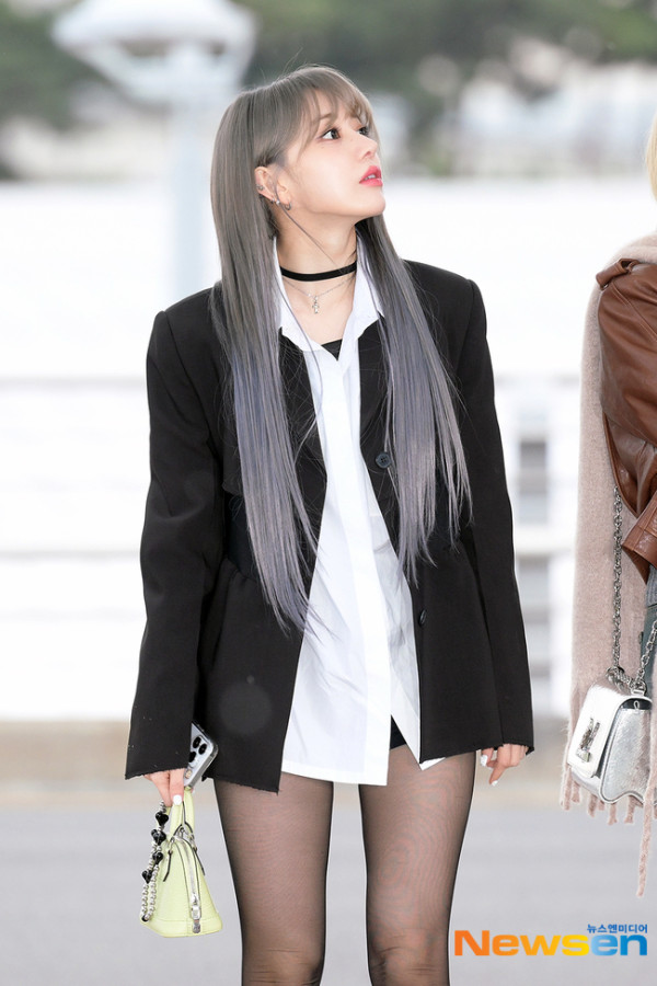 하의실종 셔츠룩 검스 르세라핌 사쿠라