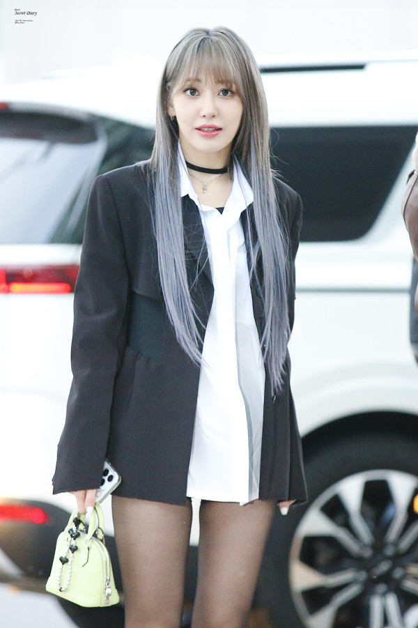 하의실종 셔츠룩 검스 르세라핌 사쿠라