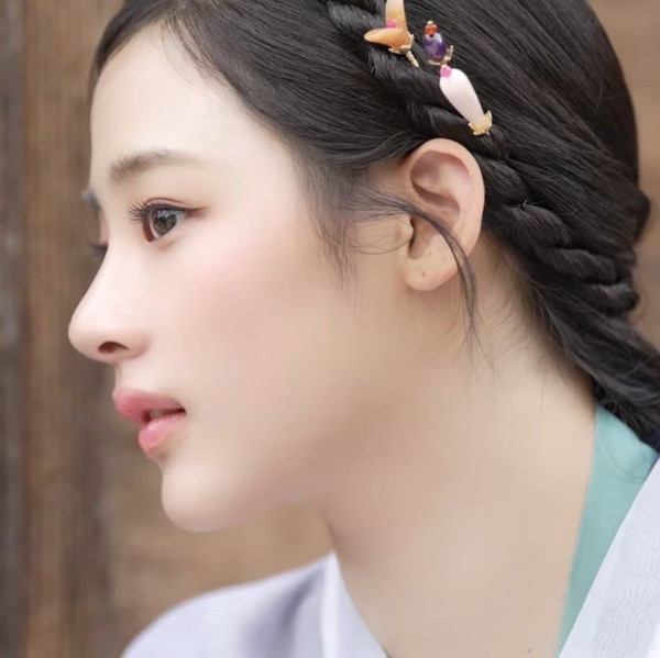 뉴진스 민지 오똑한 콧날