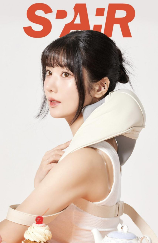 권은비 마사지기 광고 화보