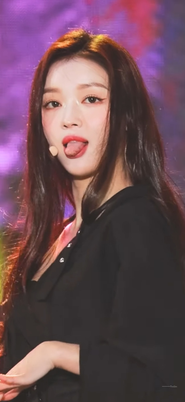검스..오마이걸 유아