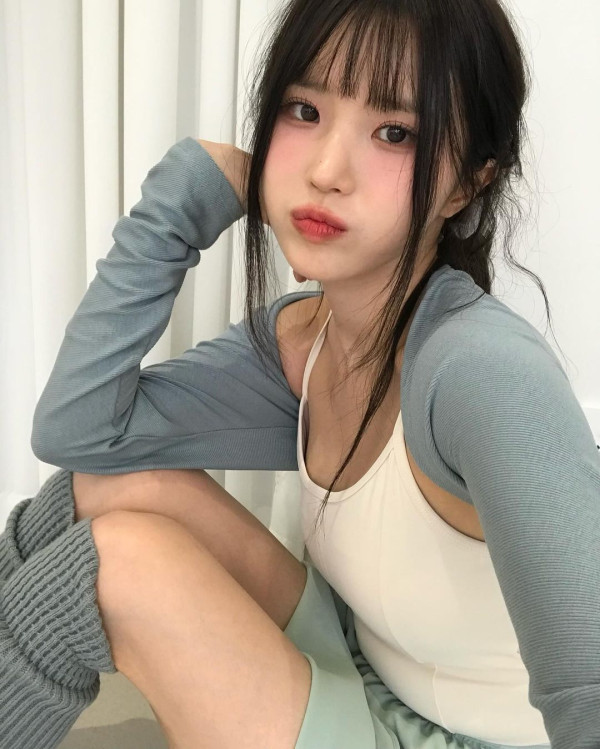 발레복 입은 프로미스나인 송하영