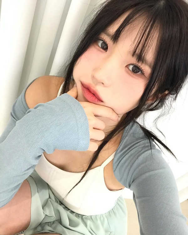 발레복 입은 프로미스나인 송하영